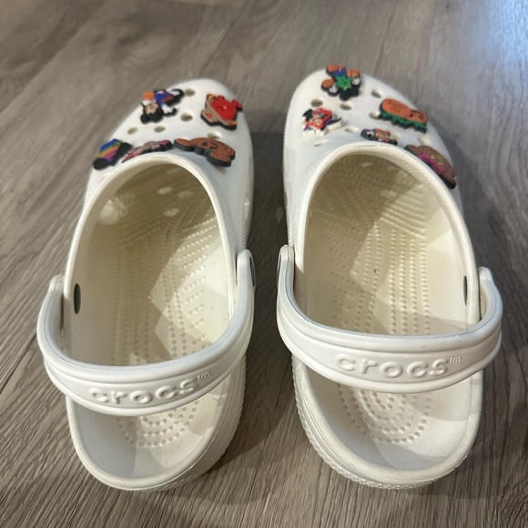 Crocs White With Disney Halloween Mickey Jibbitz Sz Men 8 Women’s 10 - Picture 6 of 8